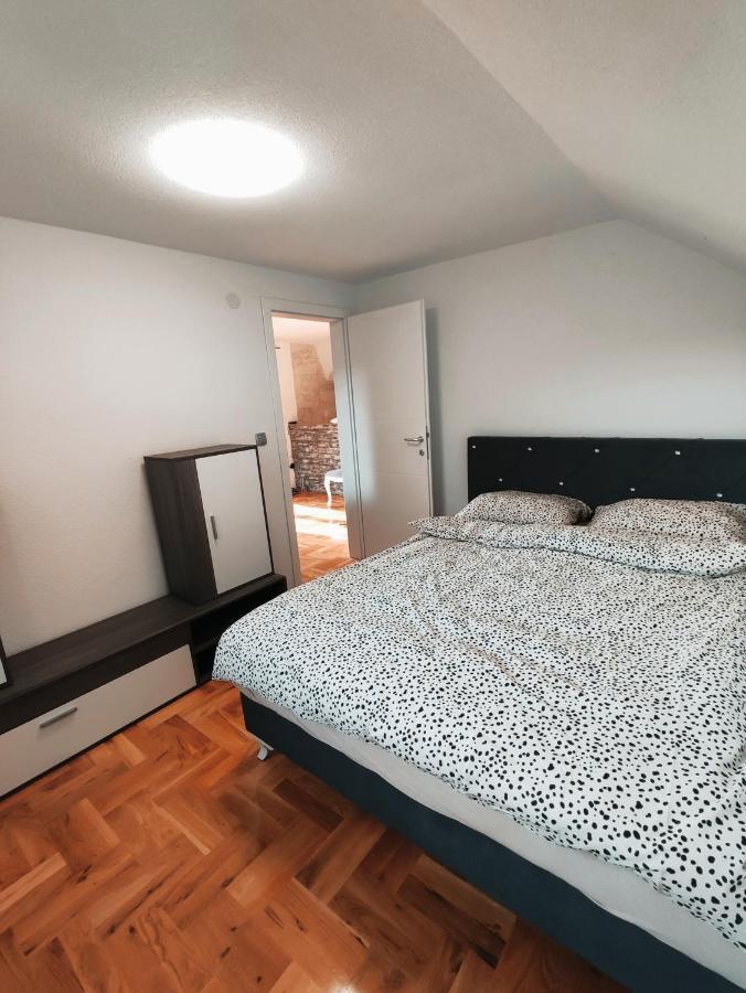 Apartman-Vikendica Mihajlovic บันยาลูกา ภายนอก รูปภาพ