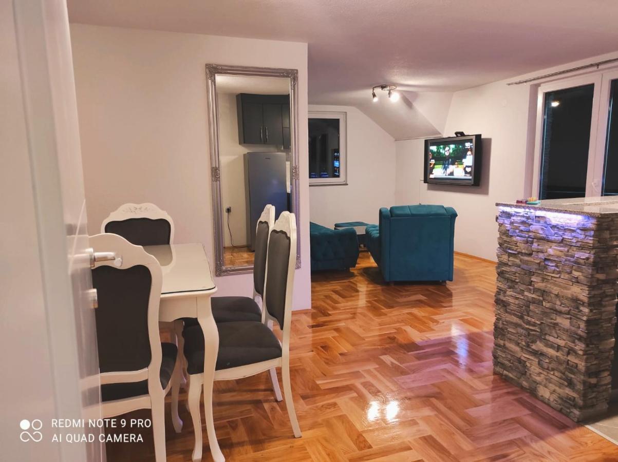Apartman-Vikendica Mihajlovic บันยาลูกา ภายนอก รูปภาพ