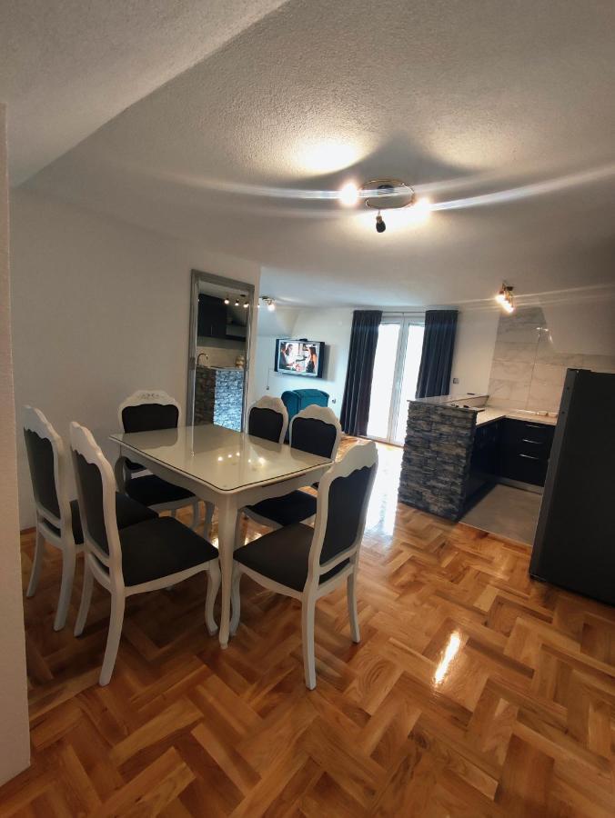 Apartman-Vikendica Mihajlovic บันยาลูกา ภายนอก รูปภาพ